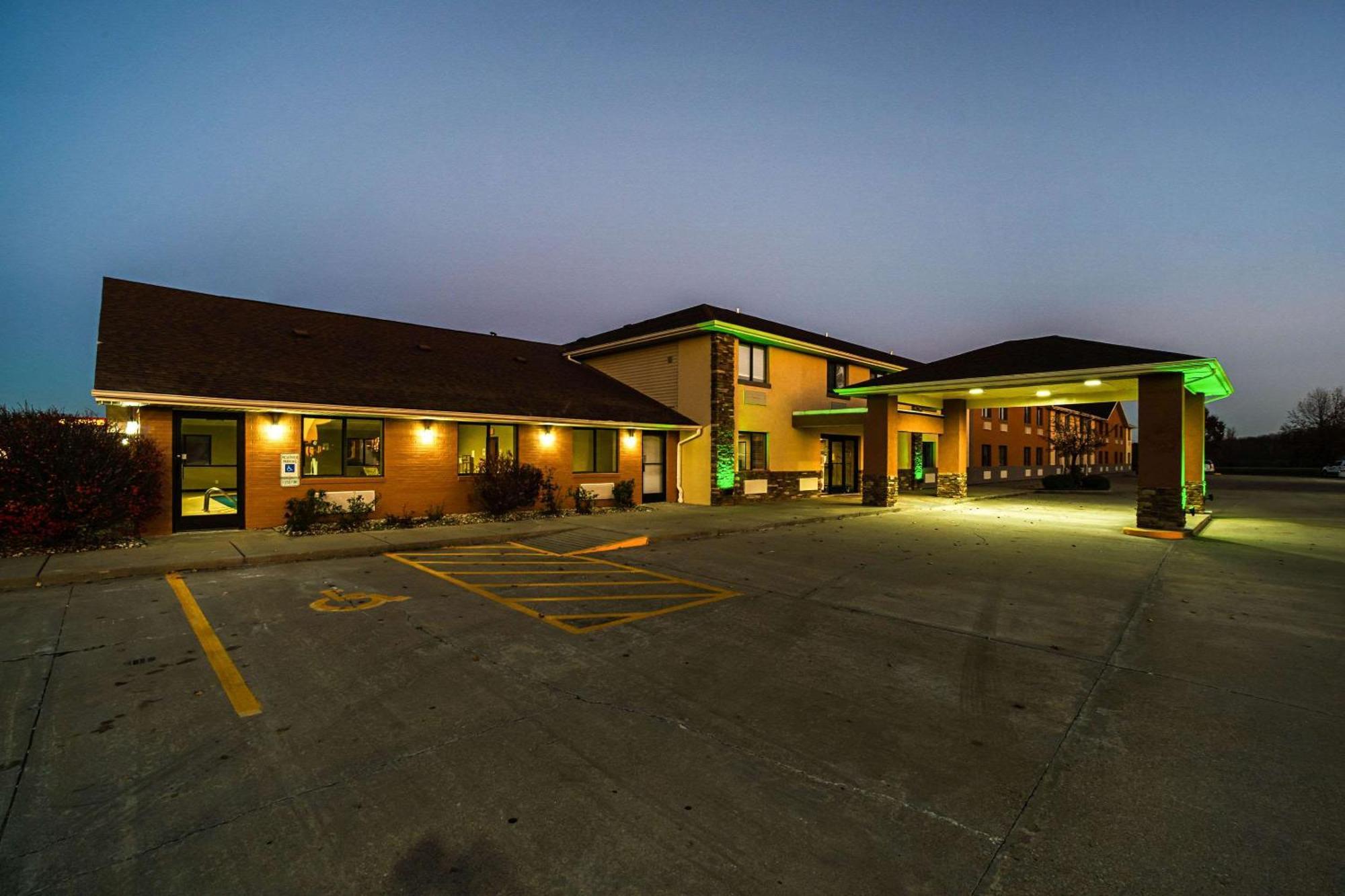 Quality Inn Carbondale University Area Экстерьер фото